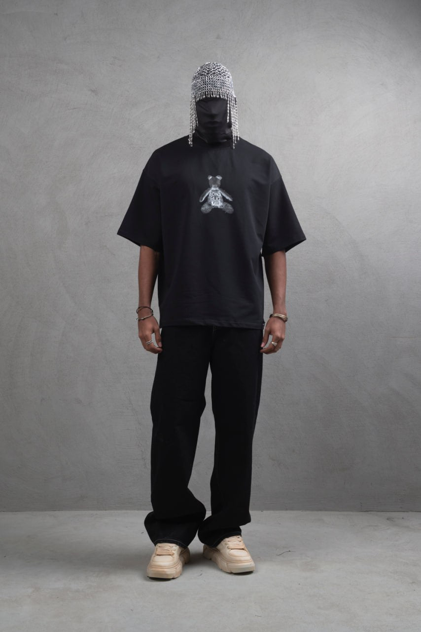Don’t Hug Me Tee – Jet Black
