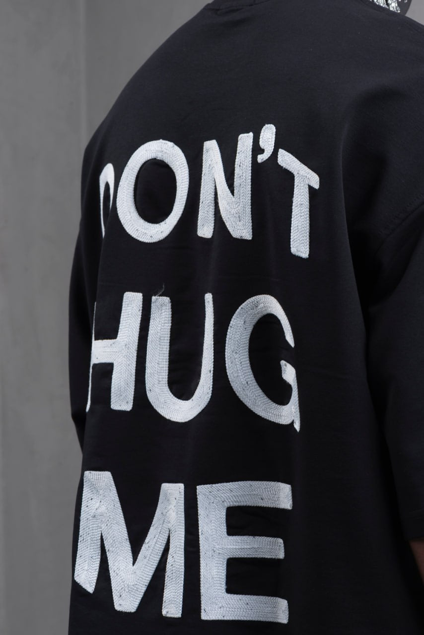 Don’t Hug Me Tee – Jet Black